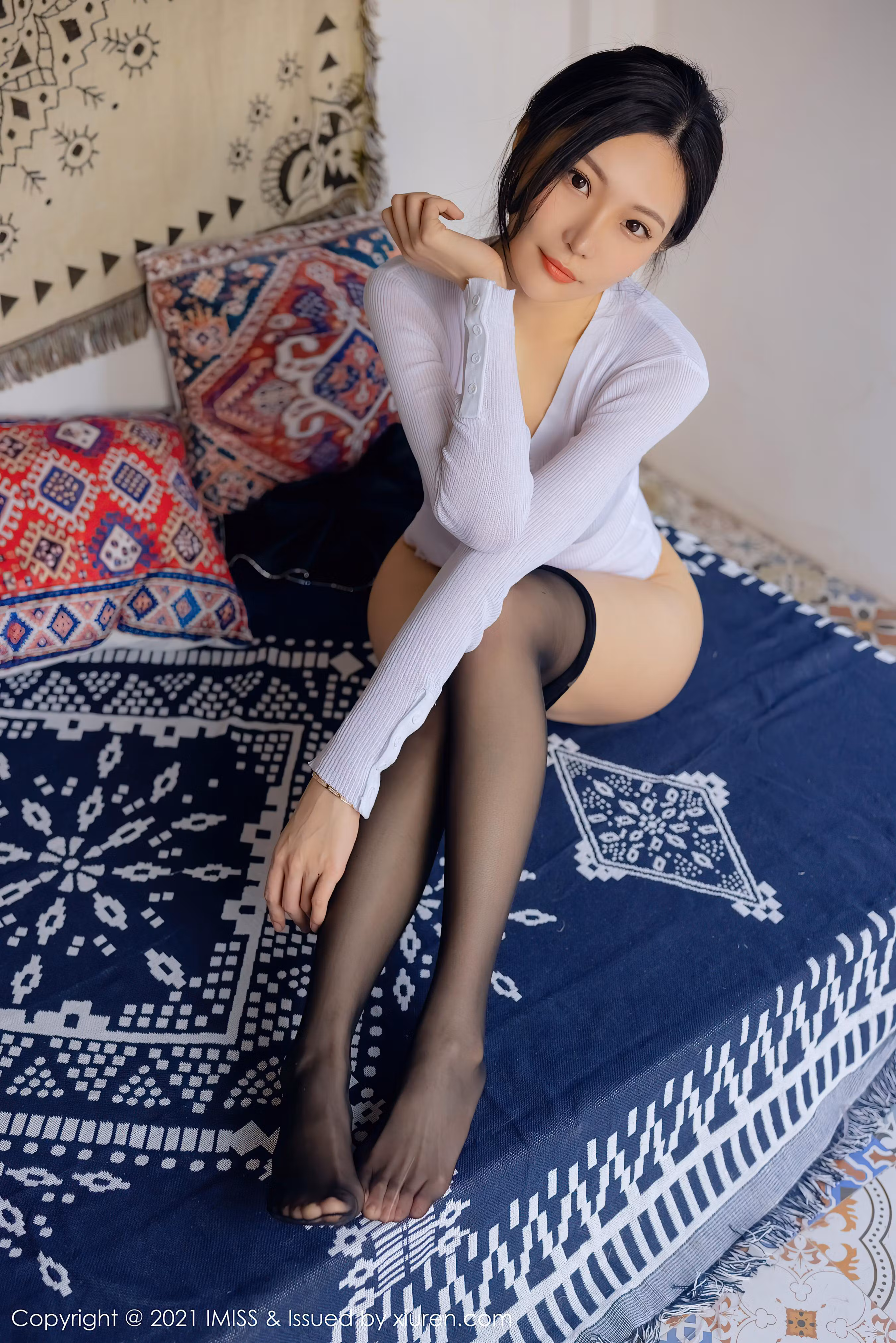 IMISS爱蜜社小狐狸Kathryn黑丝美腿私房写真